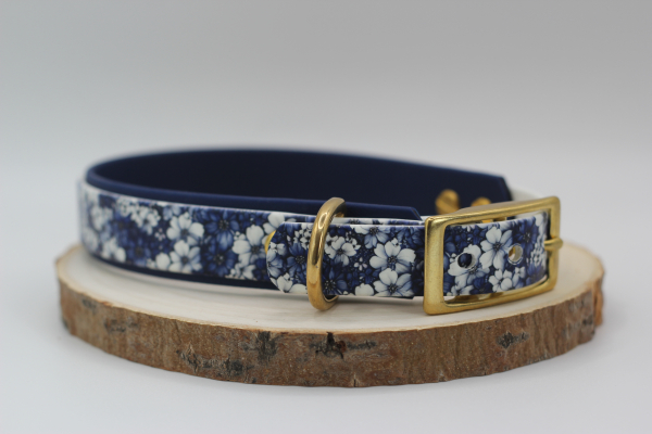 Blue Blossom x Navyblau Halsband