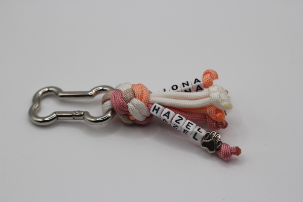 Gestalte deinen individuellen Schlüsselanhänger mit Hundeknochenkarabiner